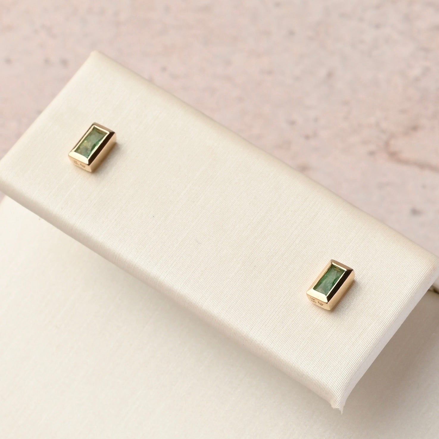 Mini Stud Esmeralda Bisel