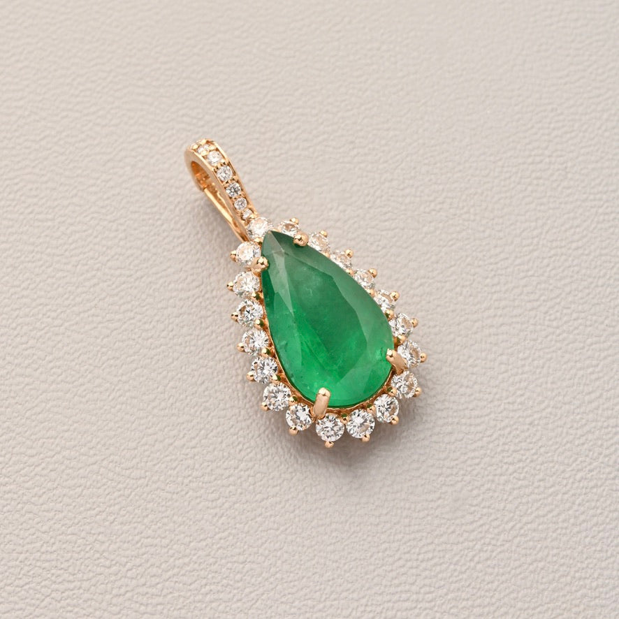 Pear Shape Diamond Pendant