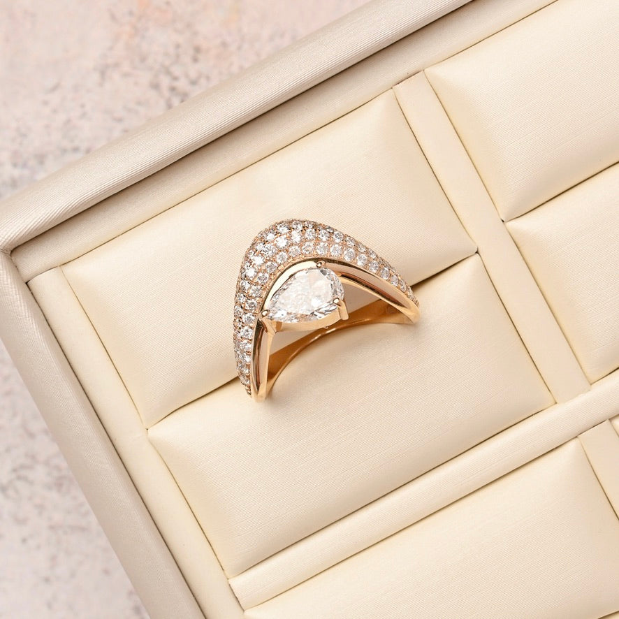 Diamond Pavé Curved Ring
