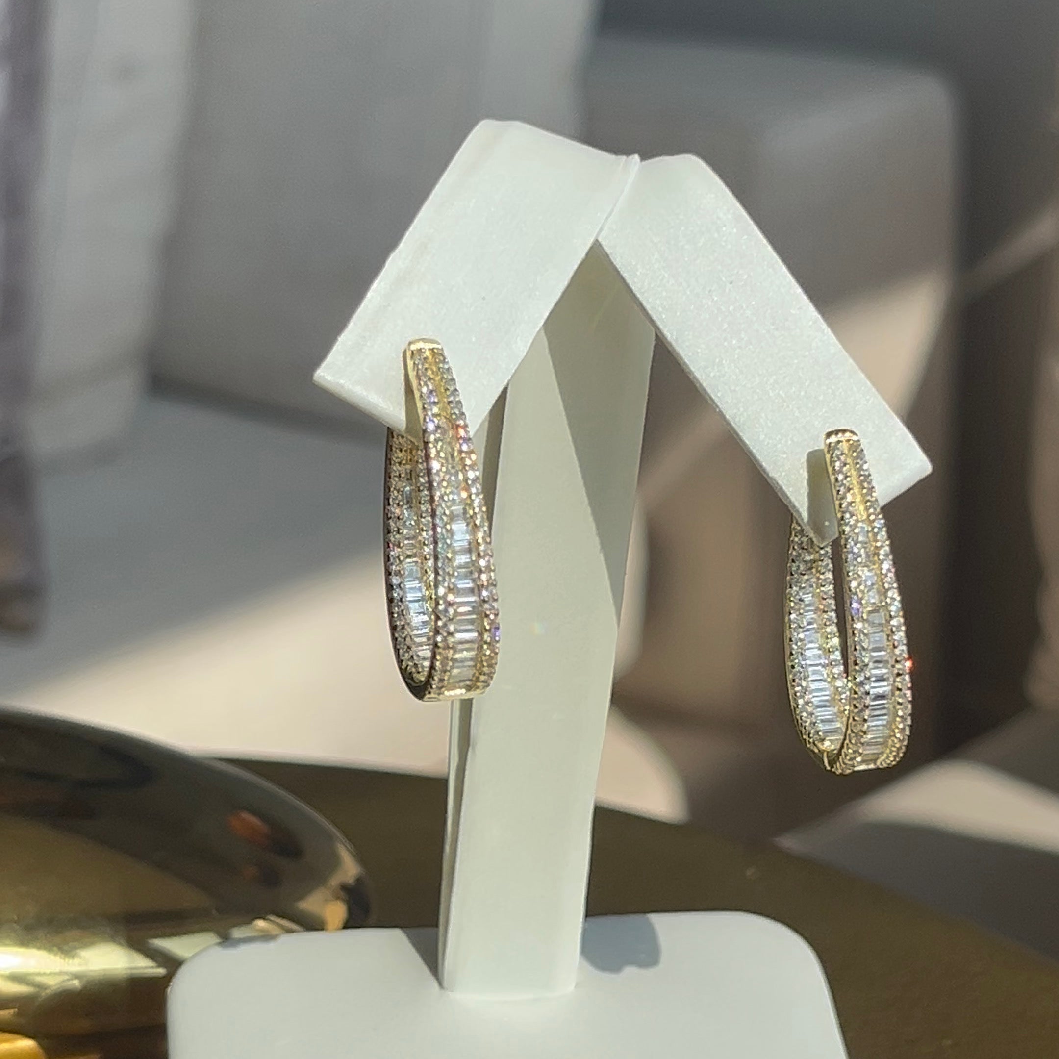 Arracada ovalada grande baguettes