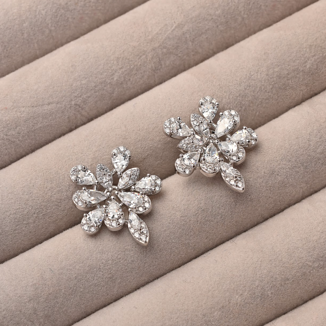 Arete flor brillante