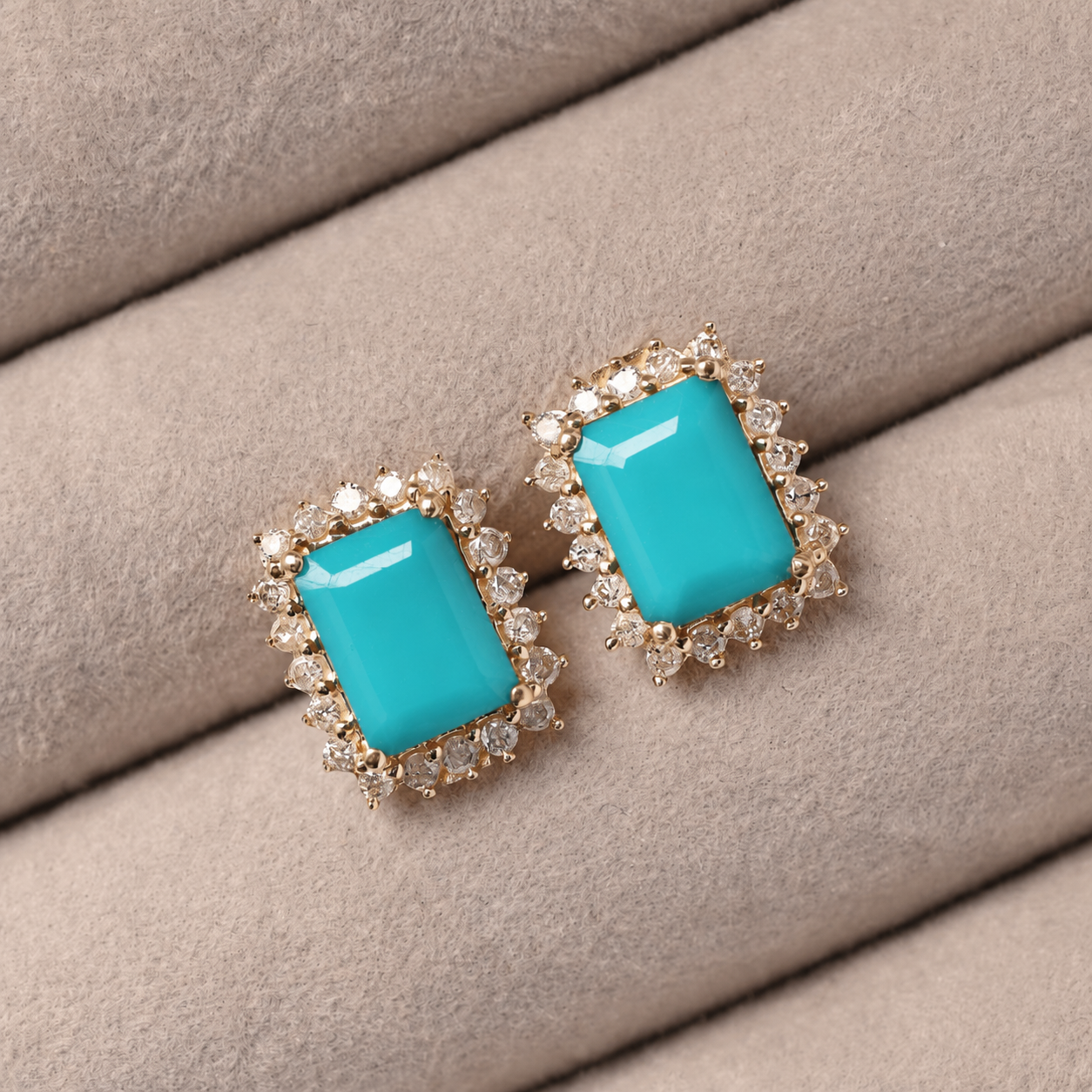 LAR307 Turquoise and Diamond Halo Studs - ER-3782