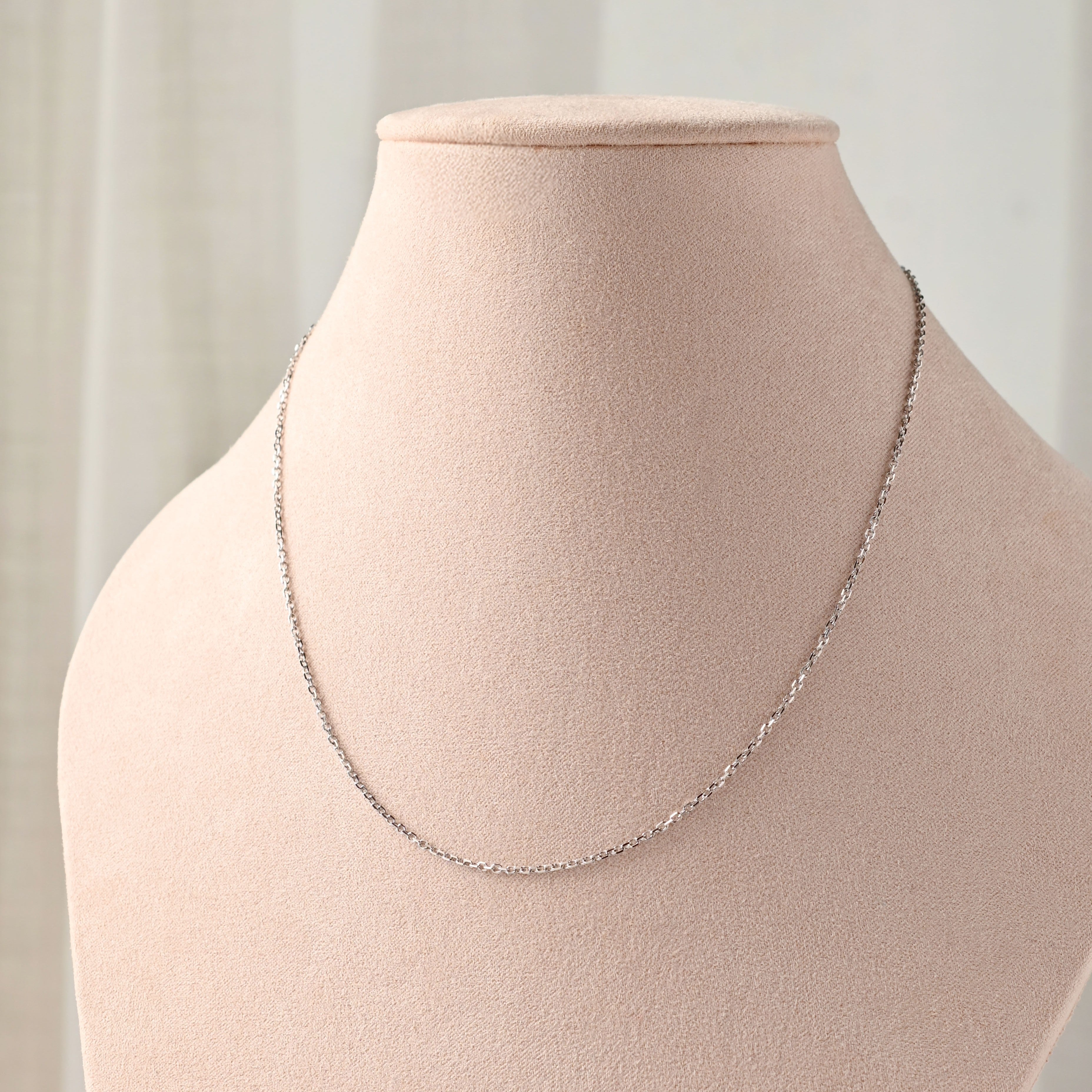 LC152 - White Gold Thin Chain